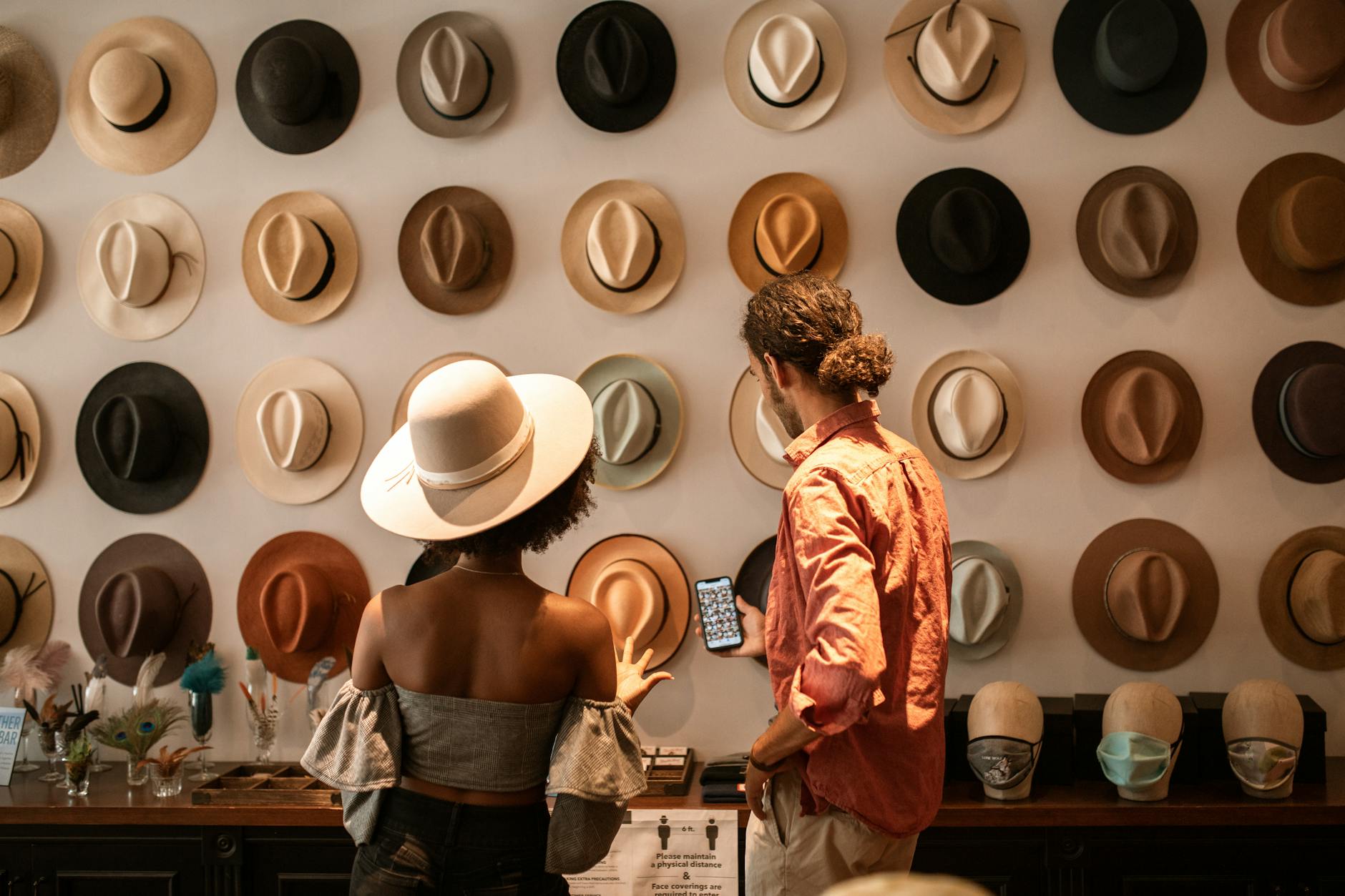 Read more about the article Trending fashion accessories unveiled – Accessorize the Future: 2025’s.